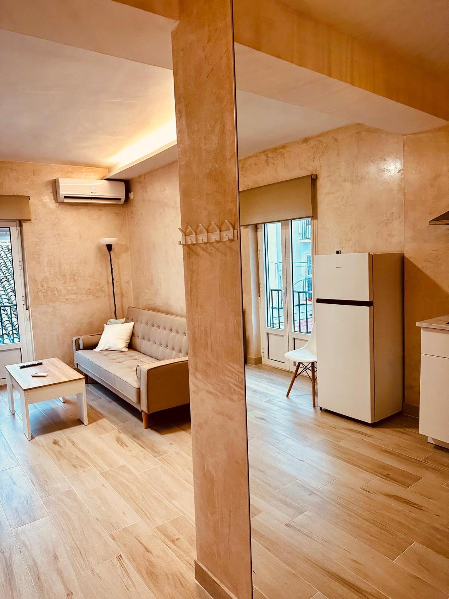 Cherry Jacuzzi Apartment Ronda